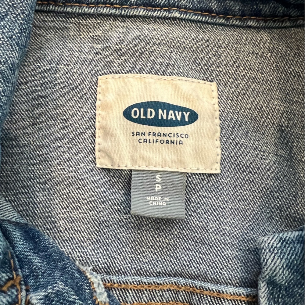 Old navy jean jacket - Picture 2 of 3